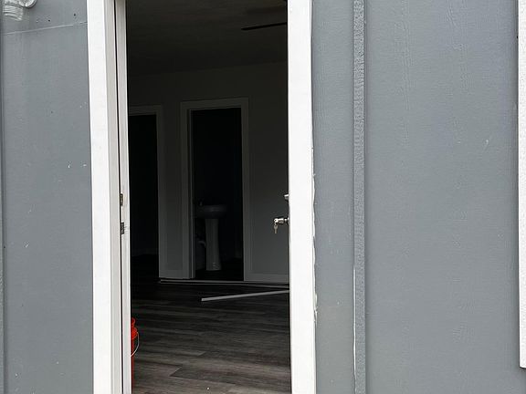 2nd image of 118 Tampa Ave Unit B