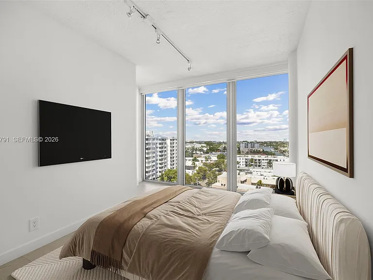 900 Bay Dr #1005 — Photo 12