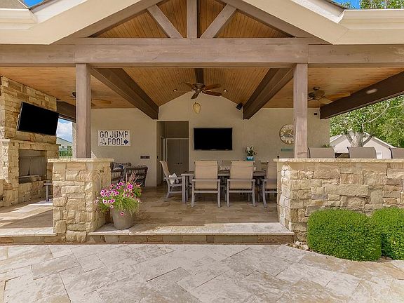 3rd image of 2614 Hoover Rd