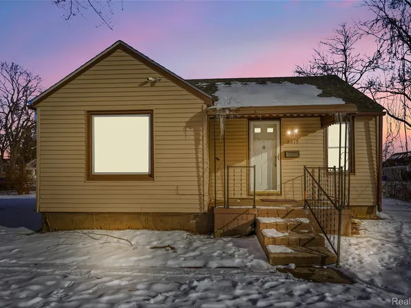 5315 Edgewood St, Dearborn Heights, MI 48125