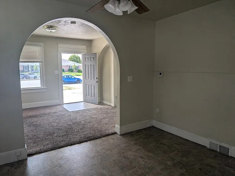 372 N 500 W #1 — Photo 11