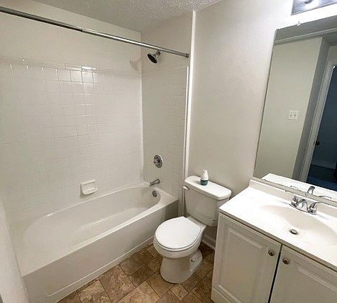 4th image of 928 Jessicas Ln