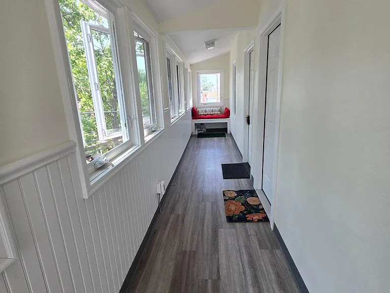130 S Broadway — Photo 8