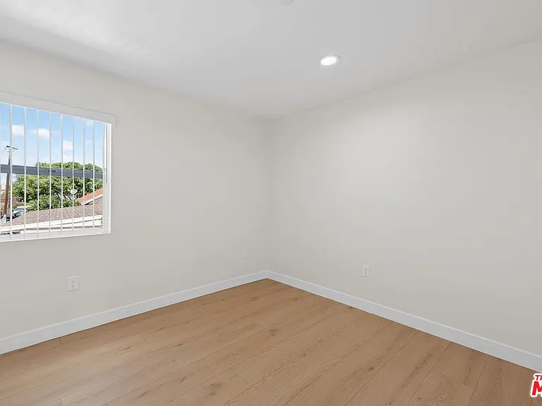 3436 Hunter St — Photo 14
