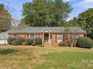 3007 Plentywood Dr, Matthews, NC 28105