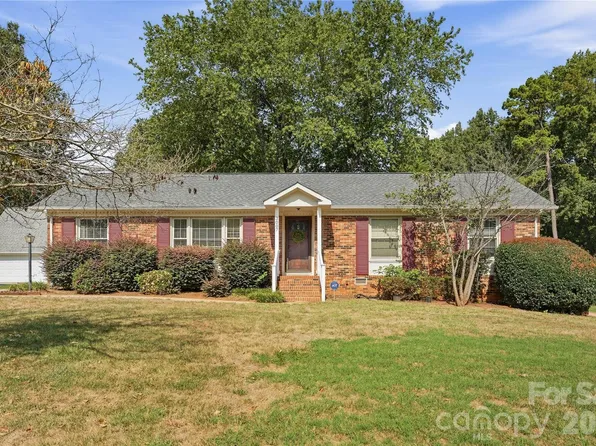 3007 Plentywood Dr, Matthews, NC 28105