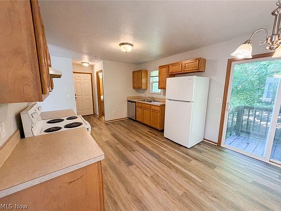 2nd image of 1004 Bellows St