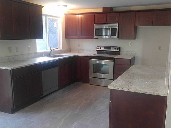 5th image of 3195 NE 72nd St