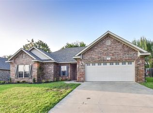 114 Oakridge Dr, Roland, OK 74954
