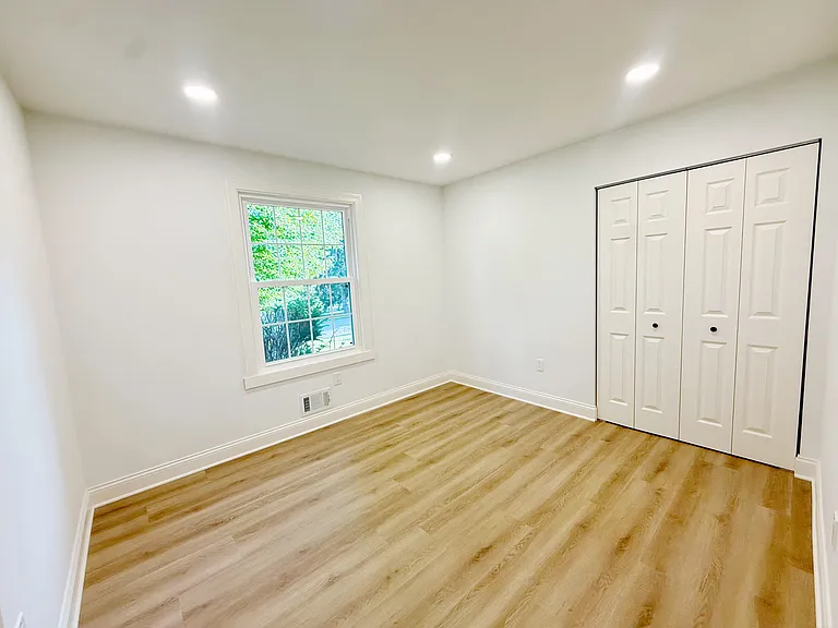 9398 Paulskirk Dr — Photo 18