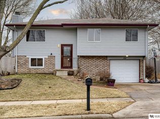 331 Bridger Rd, Lincoln, NE 68521