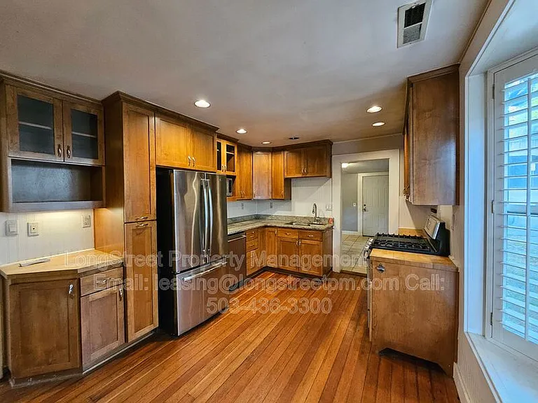 1734 SW Market St — Photo 8