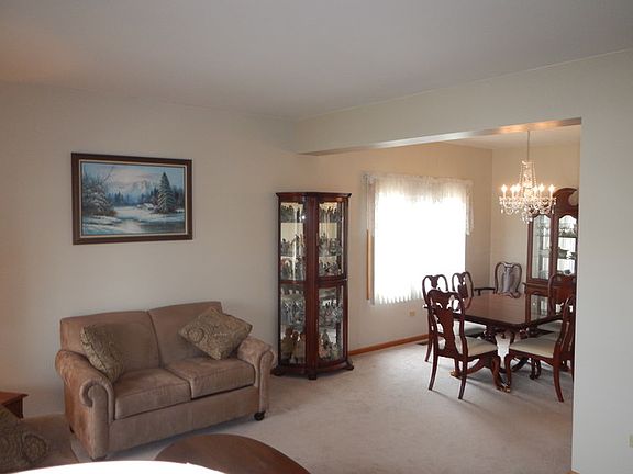 4th image of 18105 Bettenhausen Dr