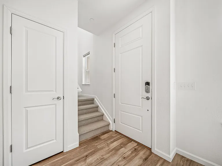 475 Millwall Cir — Photo 14