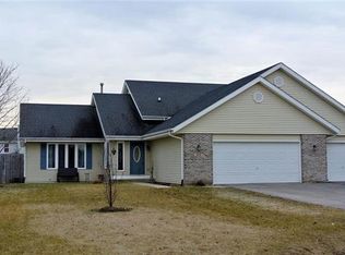 470 Terragon Ct, Roscoe, IL 61073