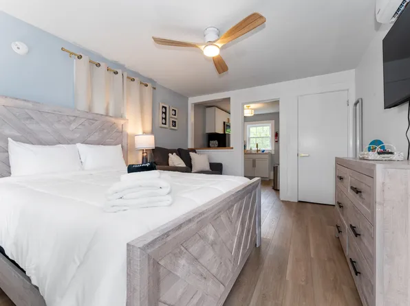 6 Sunset Dr, Old Orchard Beach, ME