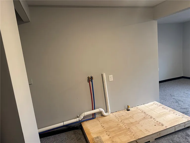 112 S Main St — Photo 13