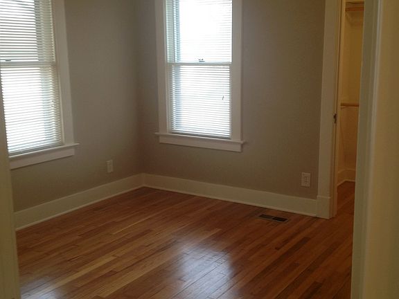 3rd image of 4626 Fairmount St