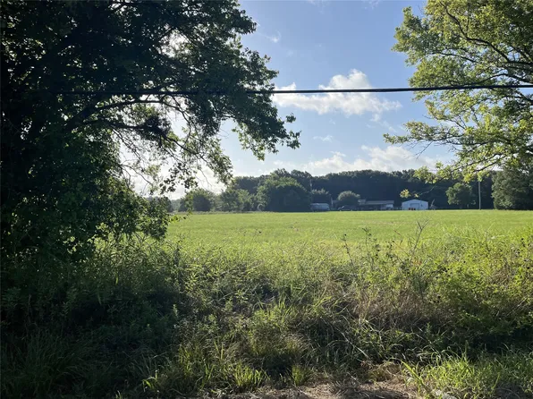 210 Tomahawk Dr, West Tawakoni, TX 75474