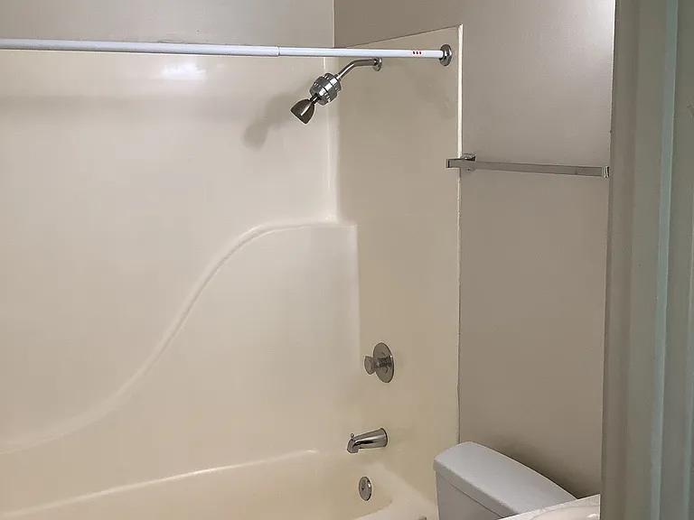 2360 Yale Ave E #5 — Photo 6