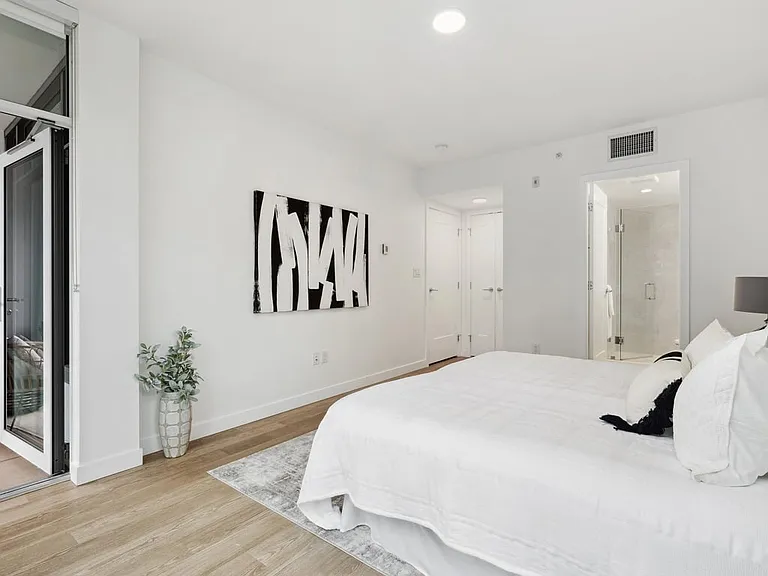 2100 Bellevue Ave #B-101 — Photo 21