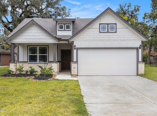 221 Inwood Dr, West Columbia, TX 77486