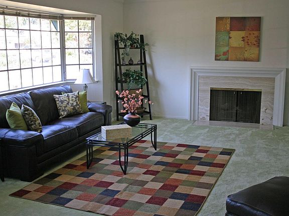 5th image of 44258 Lakeview Dr