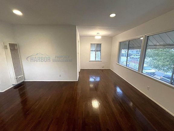 3rd image of 111 S Cabrillo Ave #113
