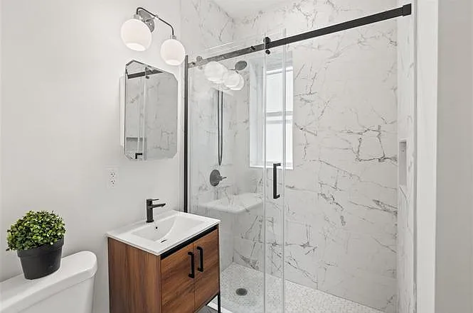 17 51st St #24 — Photo 4