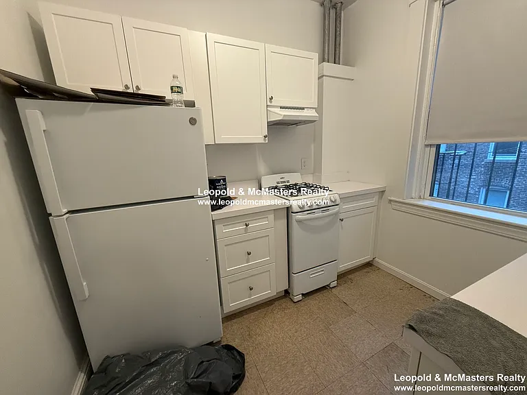 Kelton Street Apartments — Photo 41
