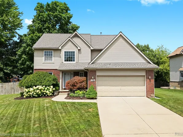 47242 Marina Dr, Van Buren Township, MI 48111