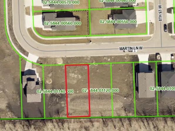 6101 Martin Ln W, West Fargo, ND 58078