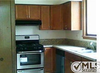 4th image of 8074 Allott Ave