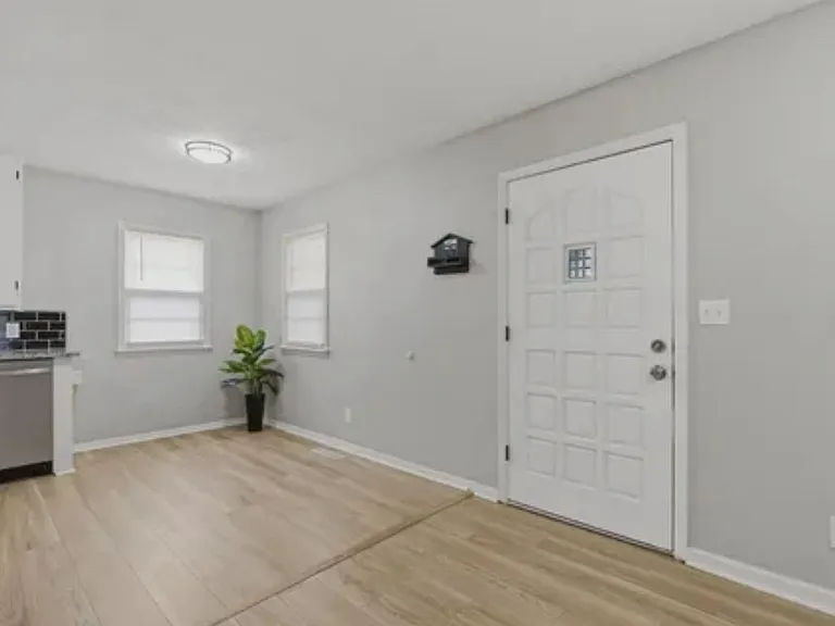 1233 Money St — Photo 6