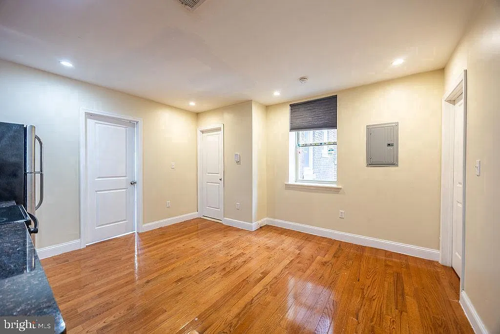 2 bed, 1.0 bath, 875 sqft, $1,250 — Photo 3
