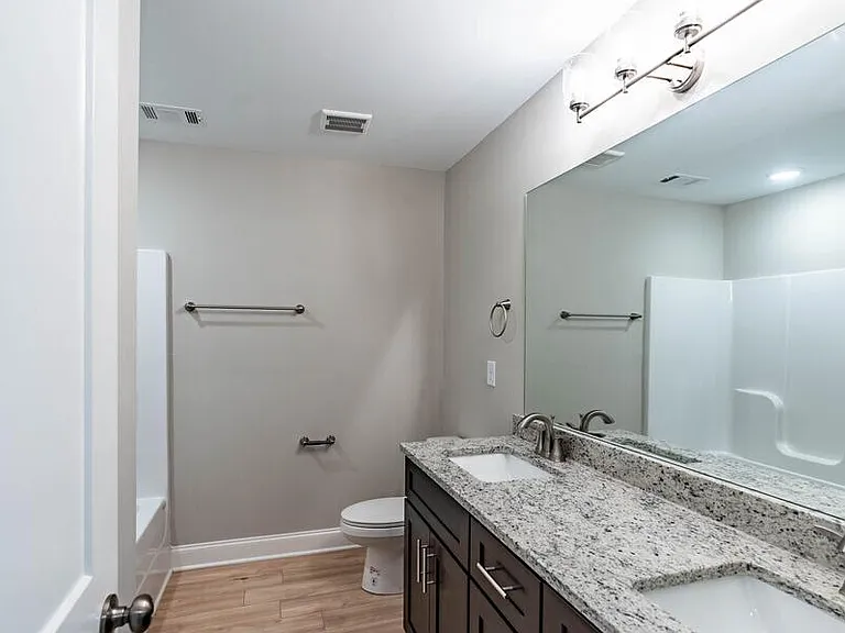 211 E Adams Ave #A — Photo 4