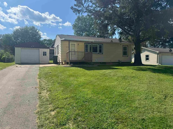 626 Stanley St, Cedar Falls, IA 50613