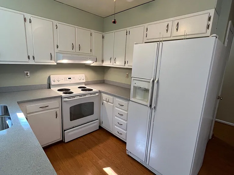 813 Plentywood Ct — Photo 13