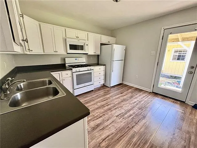 8120 Landry Ave — Photo 4
