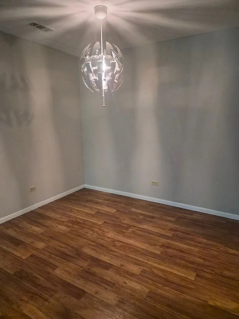 Private & Peaceful 2BR Condo in Wheaton — Photo 4