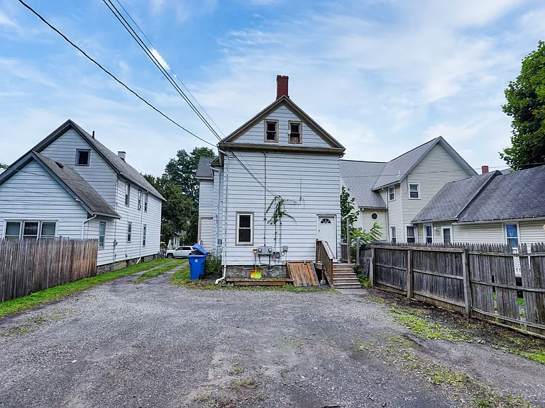 83 Sanford St #2 — Photo 9