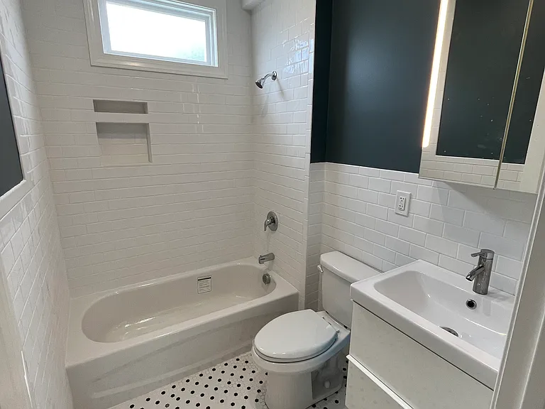 60 Hilton Ave #2 — Photo 11