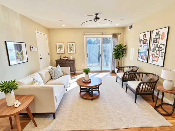 5210 E St SE #5, Washington, DC 20019