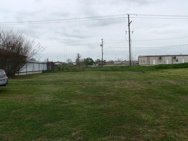 1st image of 3717 Kings Dr
