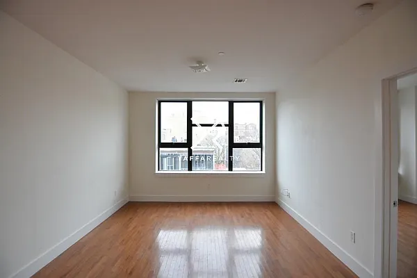 Rented by Yaffa Realty LLC | media 2