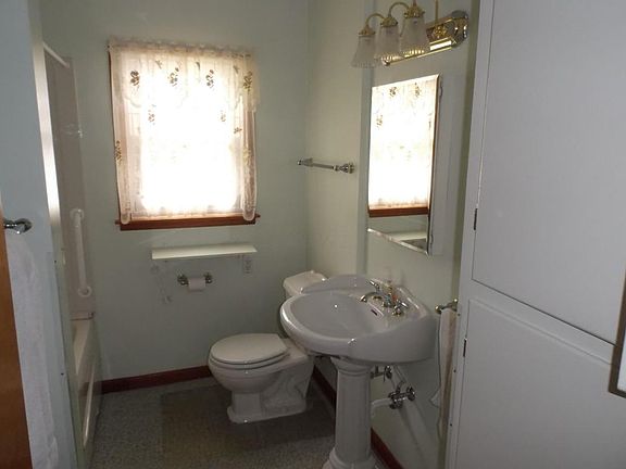 2nd image of 389 Brentwood Dr