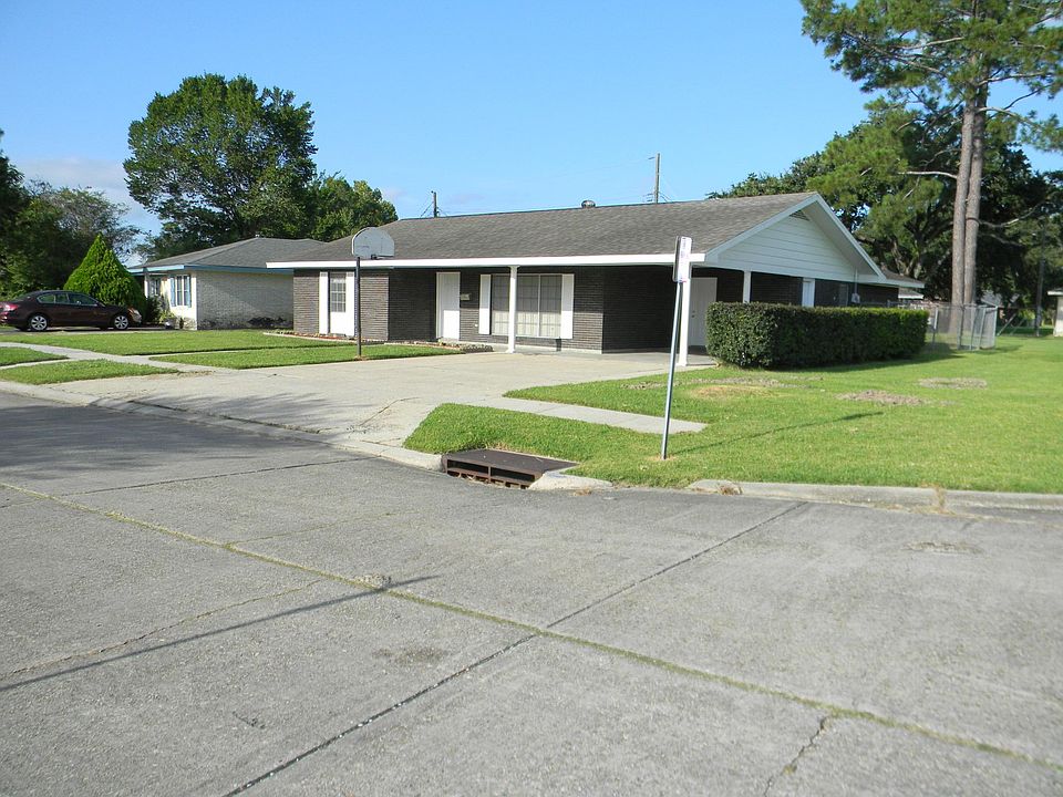 CORNER LOT