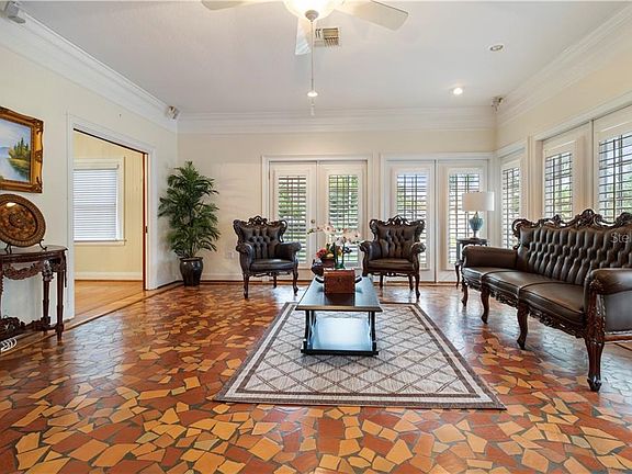 4th image of 411 Palmola St