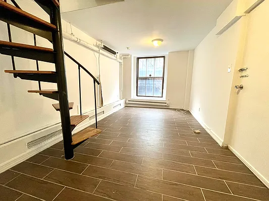 Rented by J PRESTON AND ASSOCIATES INC | media 13