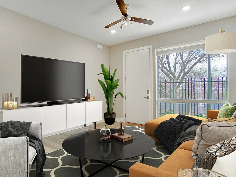 Riverside Park Apartments — Photo 23